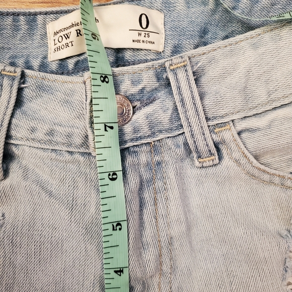 Abercrombie & Fitch Size 0 Low Rise Short Jean Shorts - Picture 5 of 6